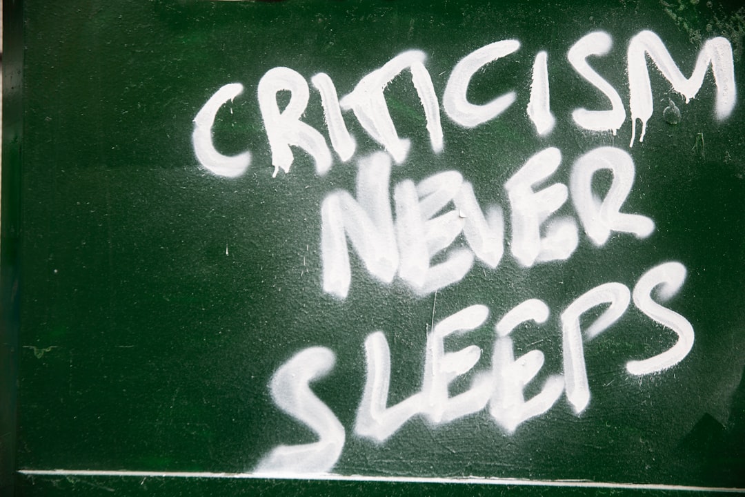 Photo criticism management