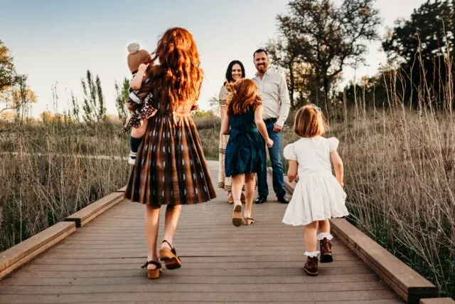 Photo family relationships guide
