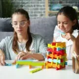 Cum să îți faci copilul să se simtă văzut și auzit: Tehnici de validare eficientă